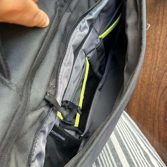 Thule Subterra laptop messenger bag black 16” - Picture 9 of 12